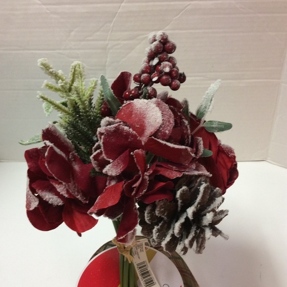 Ashland Christmas #3 Red Frosted Roses Bouquet - Picture 4 of 16